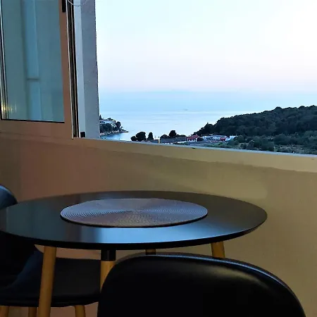 아파트 Sunset View Apartment 풀라